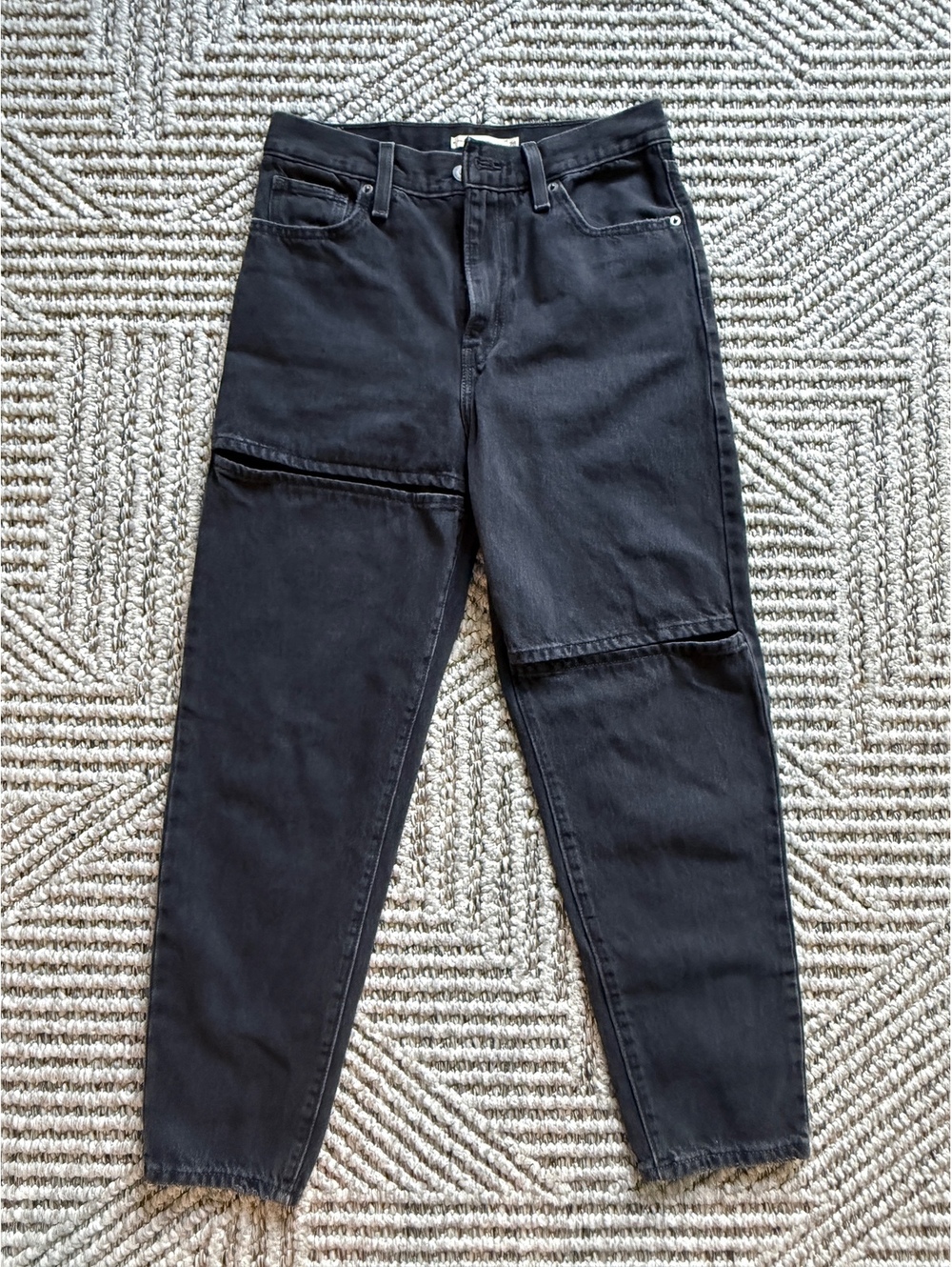 Levi’s Sliced High-Waisted Mom Jean size 28